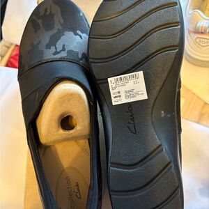 Clarks Black Slip-On Shoes Size 9.5 Wide